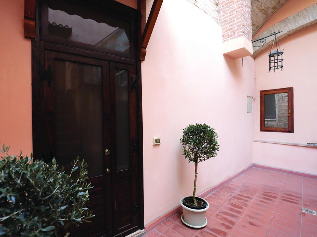 ホテル Residenza Raffaello フォリーニョ エクステリア 写真